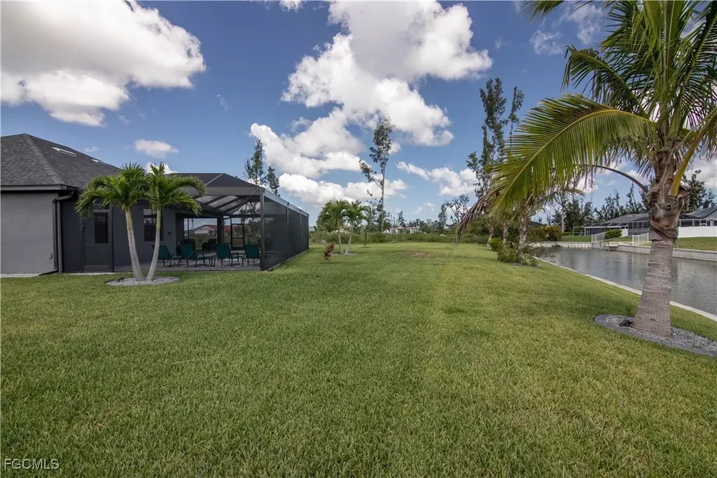1833 SW 11th Terrace Cape Coral FL 33991