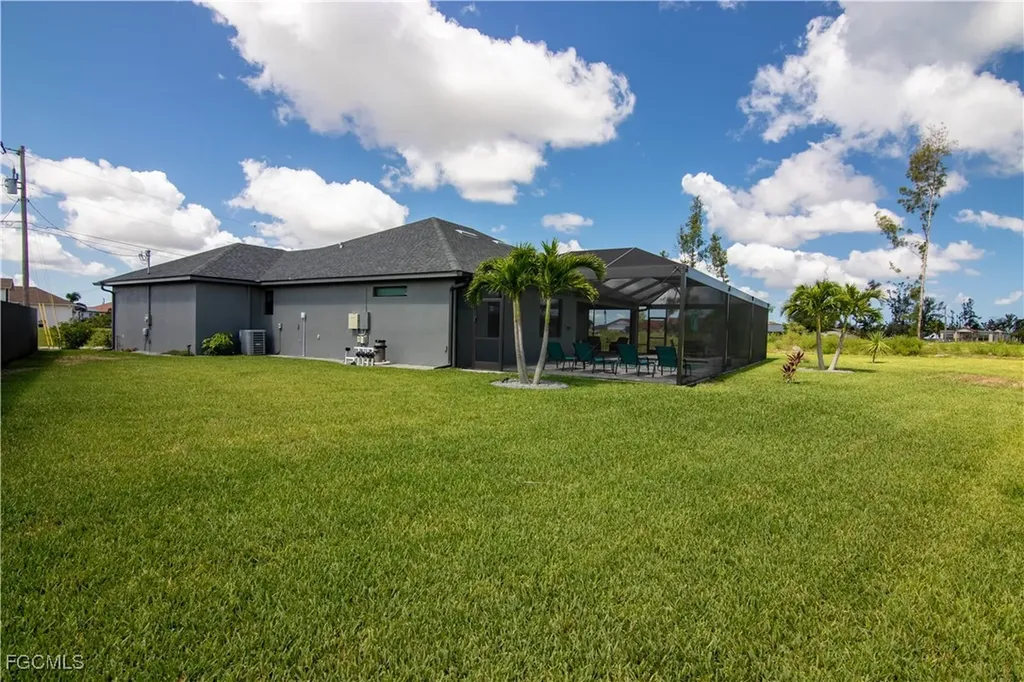 1833 SW 11th Terrace Cape Coral FL 33991