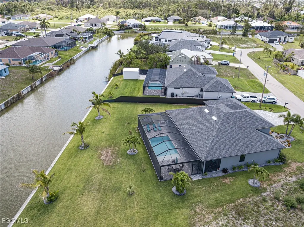 1833 SW 11th Terrace Cape Coral FL 33991