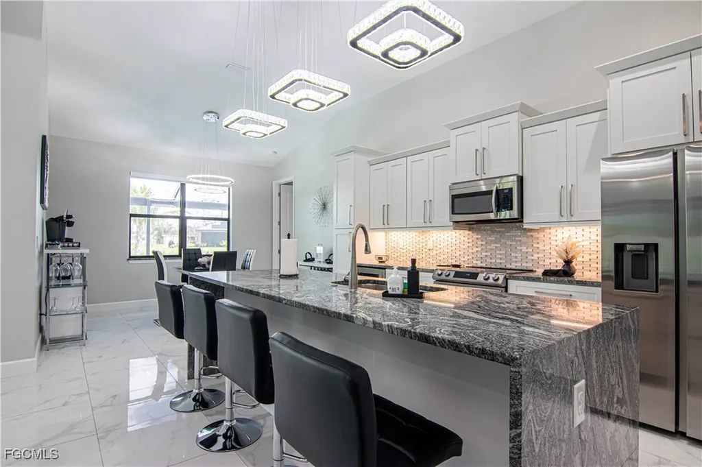 1833 SW 11th Terrace Cape Coral FL 33991
