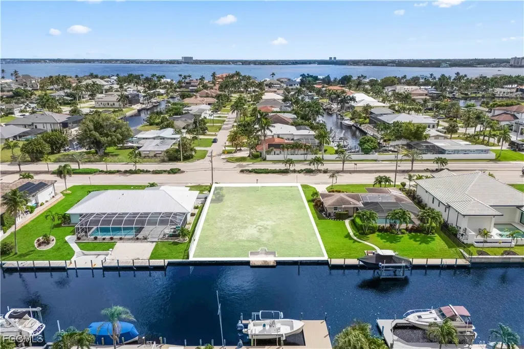 5702 Driftwood Parkway Cape Coral FL 33904