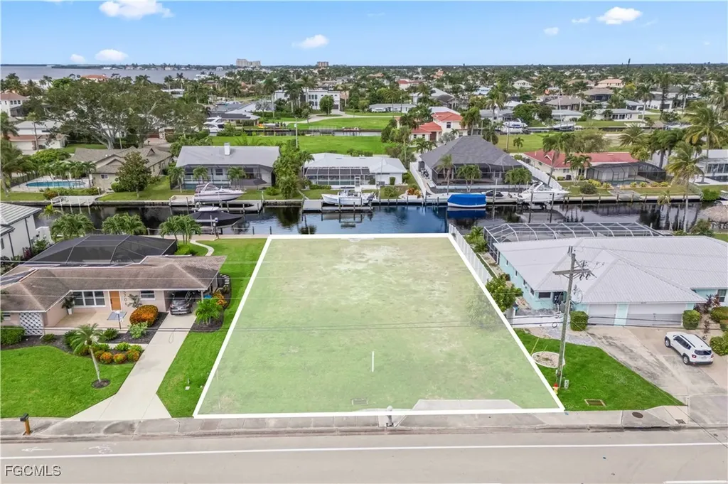 5702 Driftwood Parkway Cape Coral FL 33904