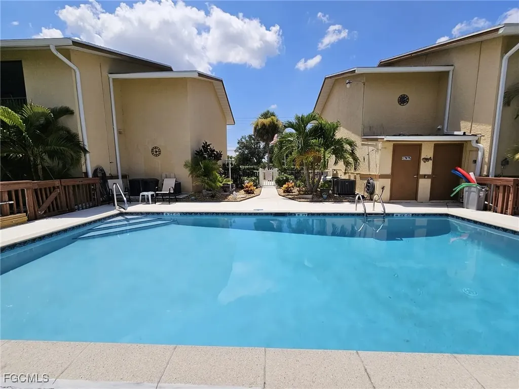 521 SW 47th Terrace Cape Coral FL 33914