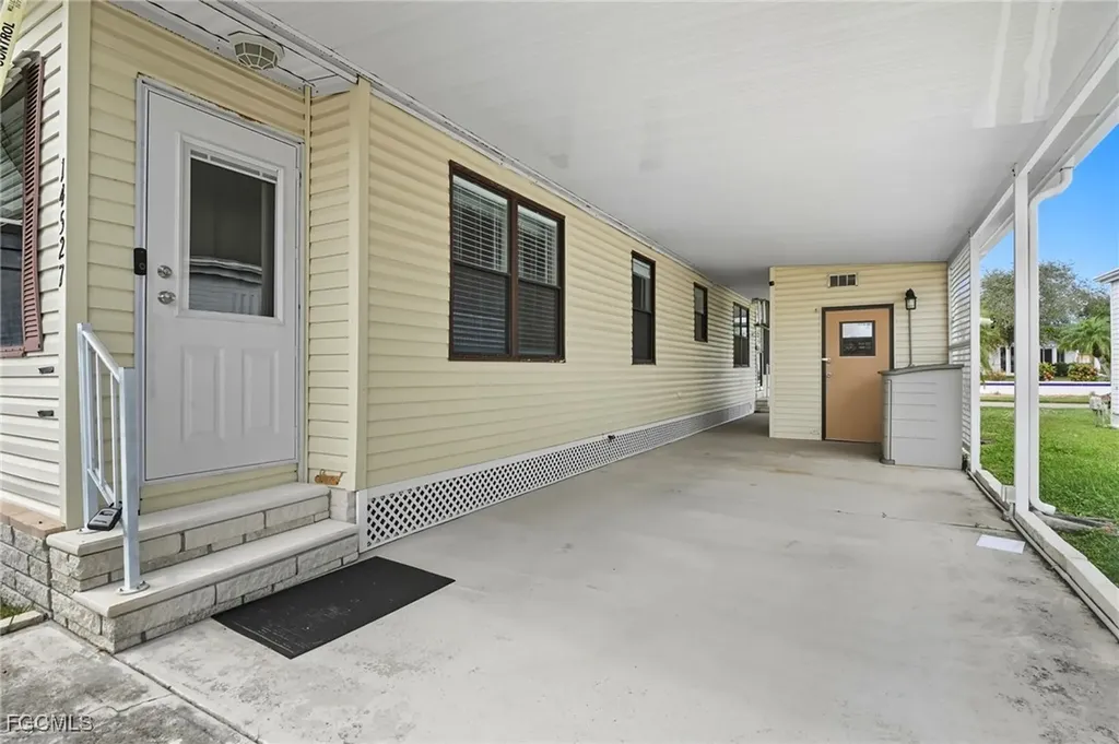 14527 Paul Revere Loop North Fort Myers FL 33917