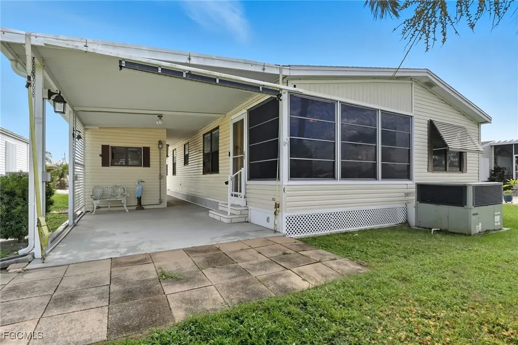 14527 Paul Revere Loop North Fort Myers FL 33917