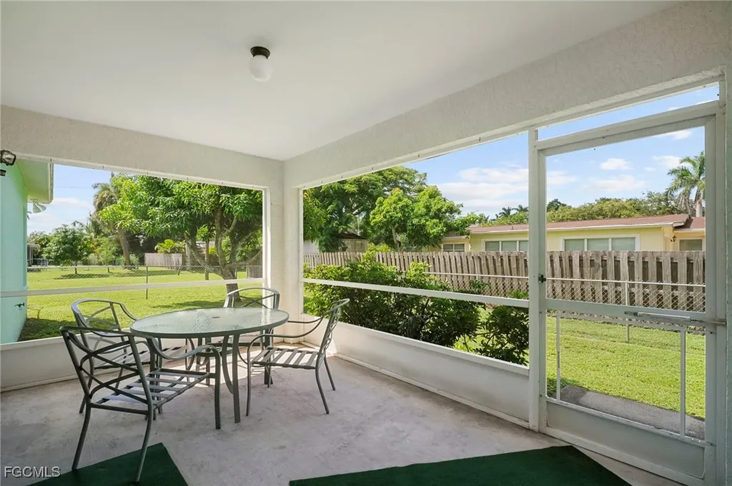 2932 Holly Road Fort Myers FL 33901