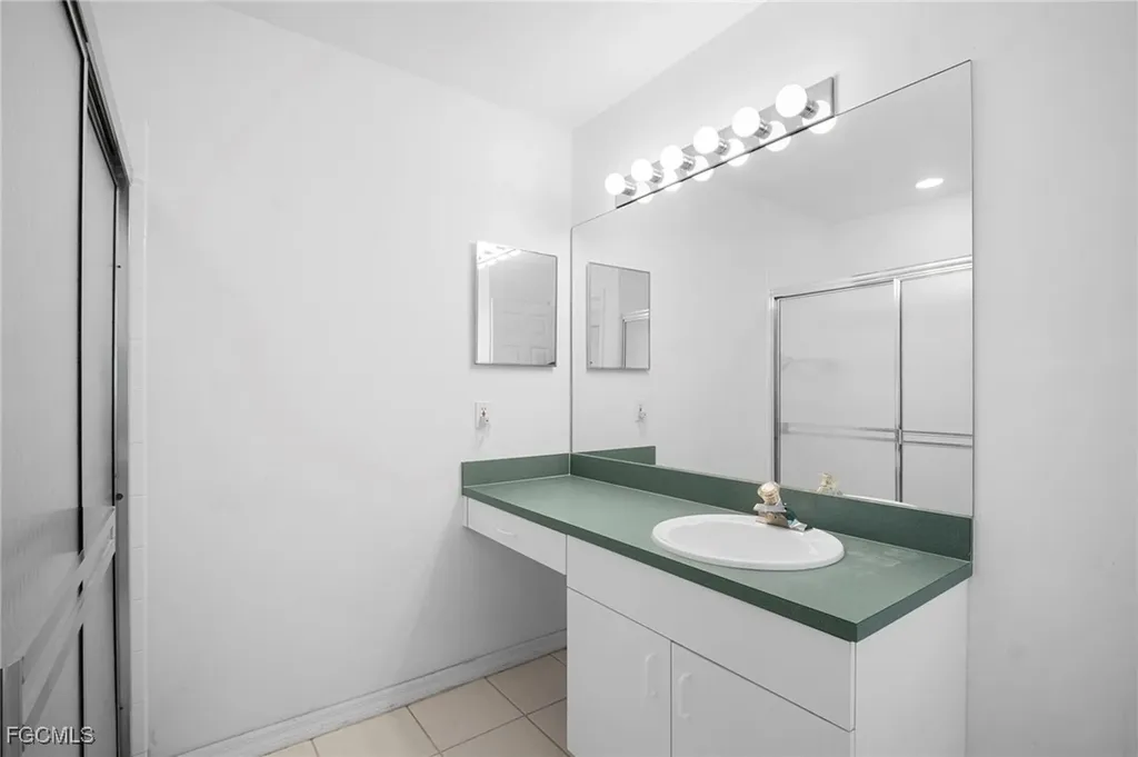 2932 Holly Road Fort Myers FL 33901