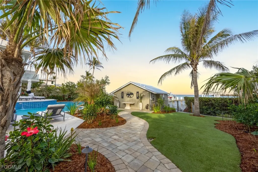 15735/737 Captiva Drive Captiva FL 33924