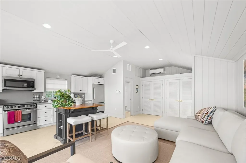 15735/737 Captiva Drive Captiva FL 33924