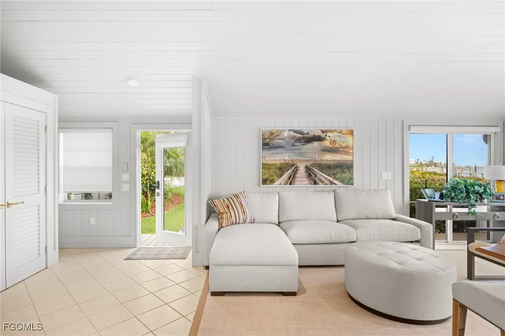 15735/737 Captiva Drive Captiva FL 33924