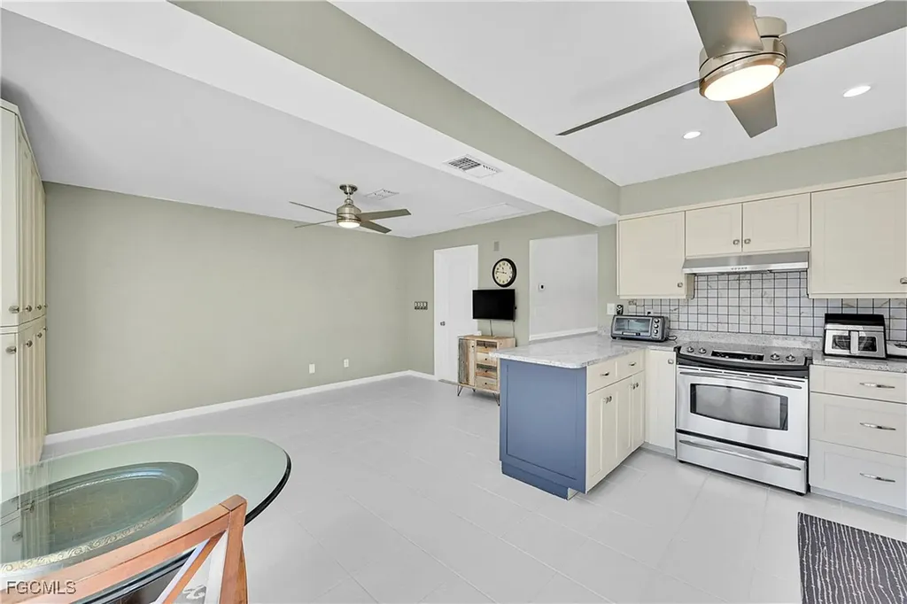 2474 King Arthurs Court Fort Myers FL 33912