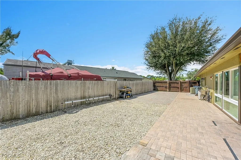 2474 King Arthurs Court Fort Myers FL 33912