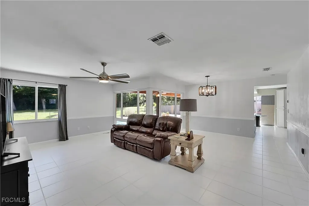 2474 King Arthurs Court Fort Myers FL 33912