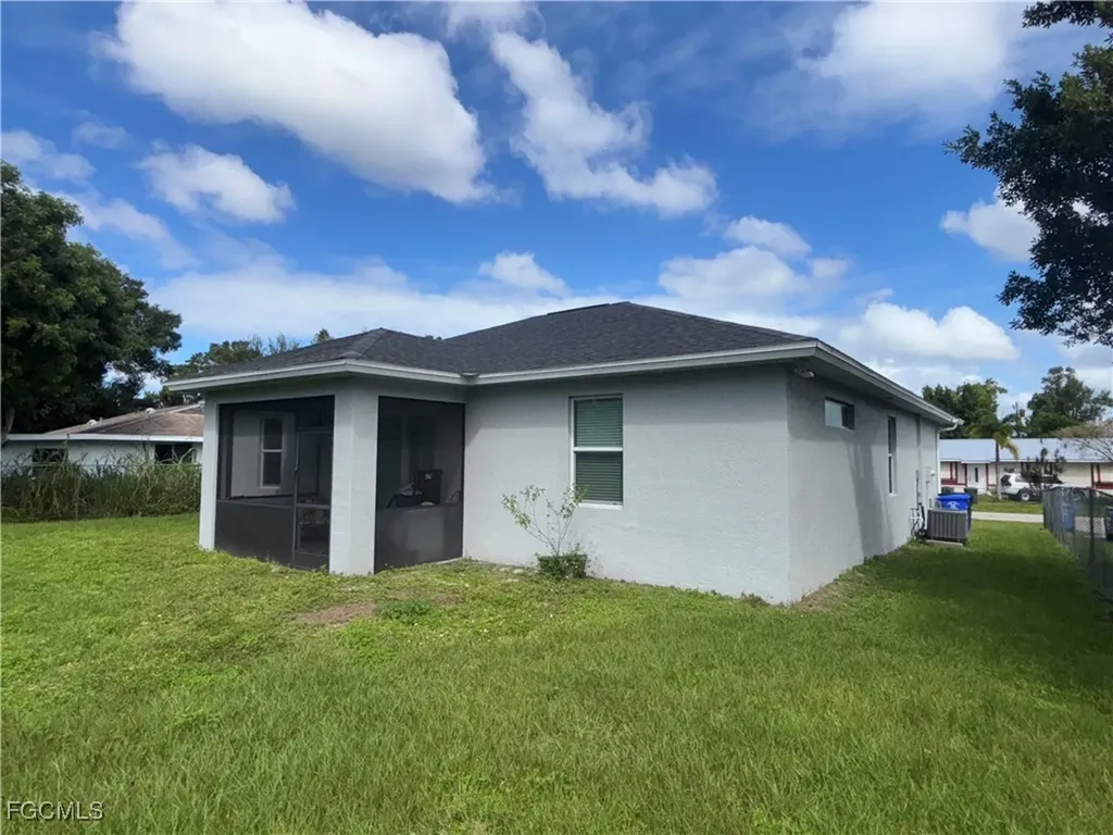 20 Roanoke Drive Fort Myers FL 33905