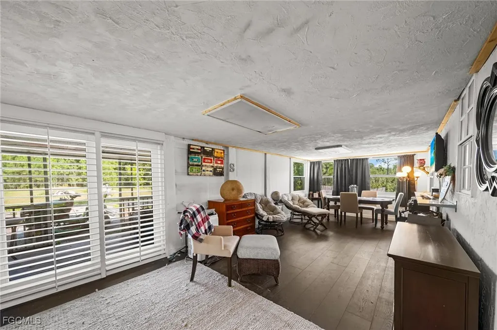 4121 16th Avenue NE Naples FL 34120