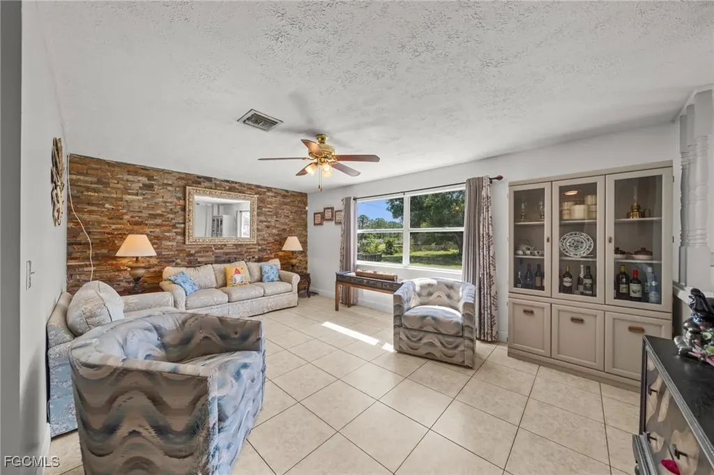 4121 16th Avenue NE Naples FL 34120
