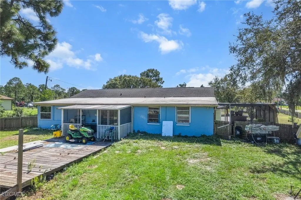 4121 16th Avenue NE Naples FL 34120