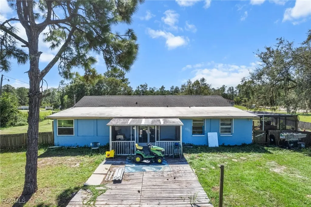 4121 16th Avenue NE Naples FL 34120