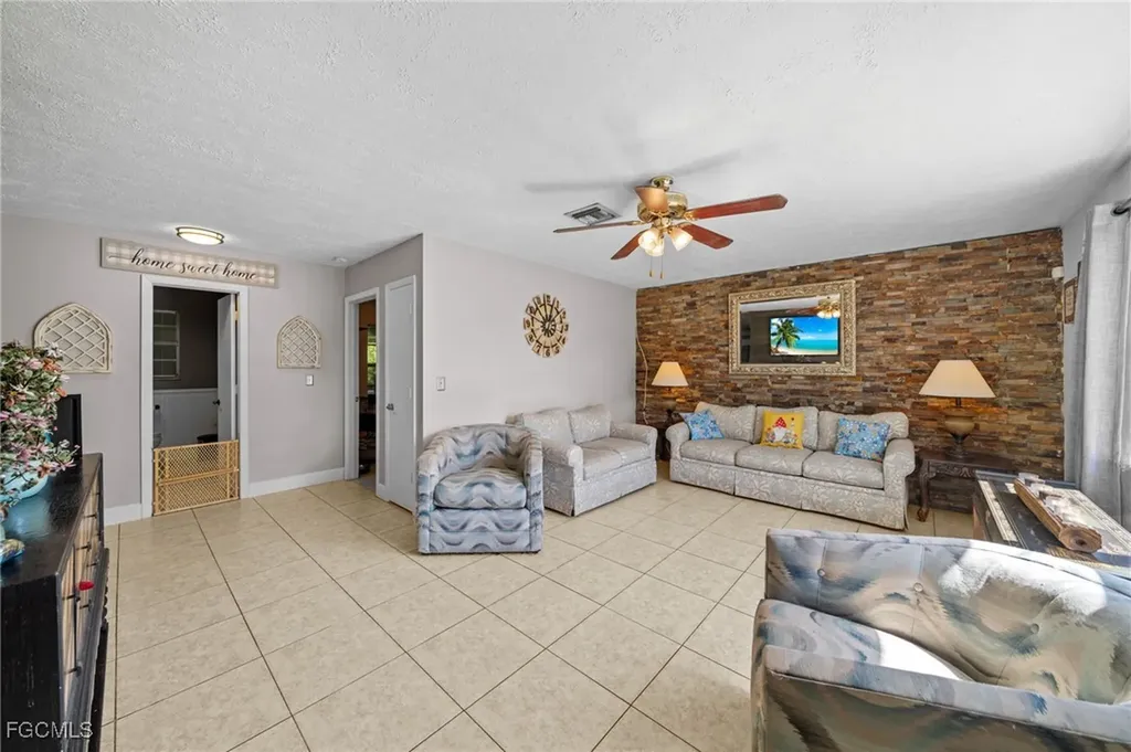 4121 16th Avenue NE Naples FL 34120