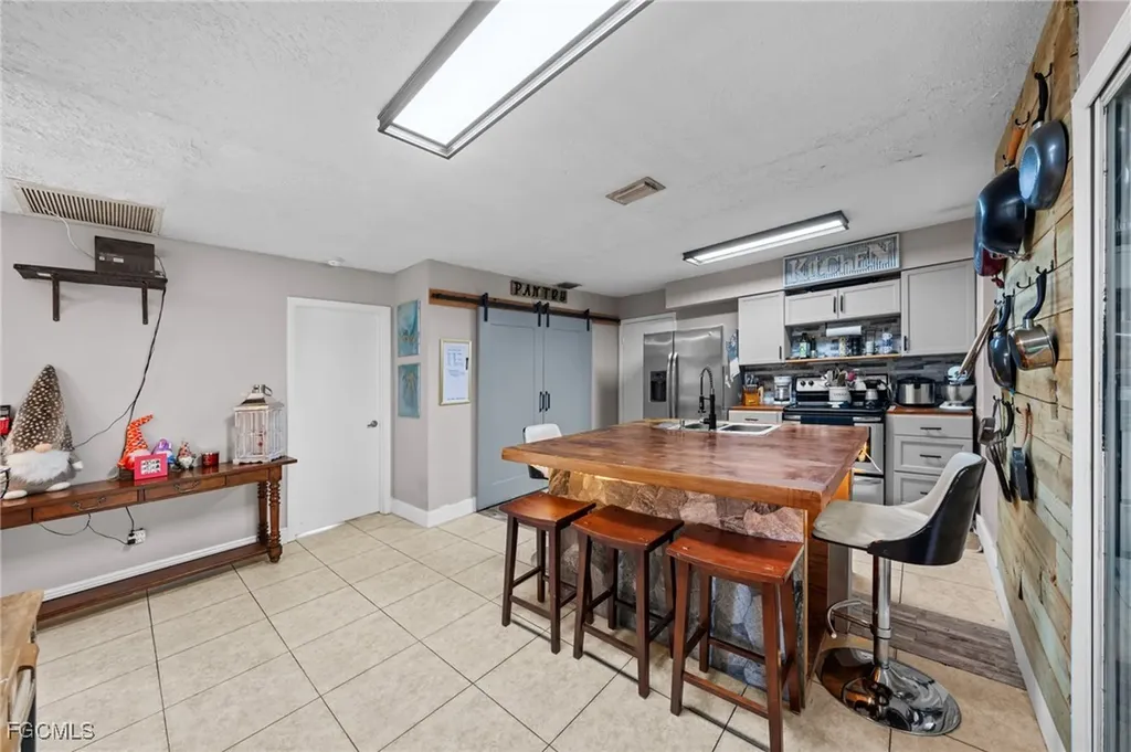 4121 16th Avenue NE Naples FL 34120
