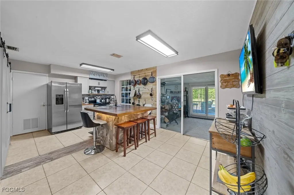4121 16th Avenue NE Naples FL 34120