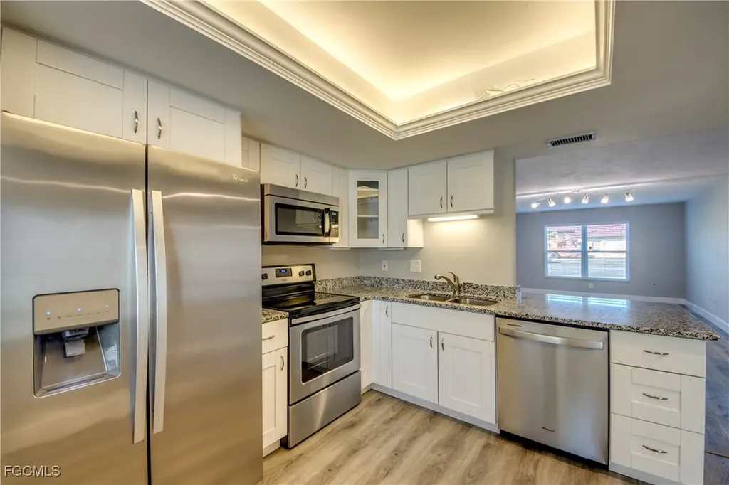 2526 SE 16th Place Cape Coral FL 33904