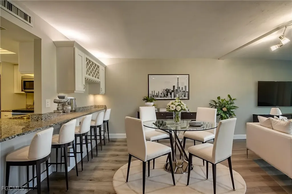 2526 SE 16th Place Cape Coral FL 33904