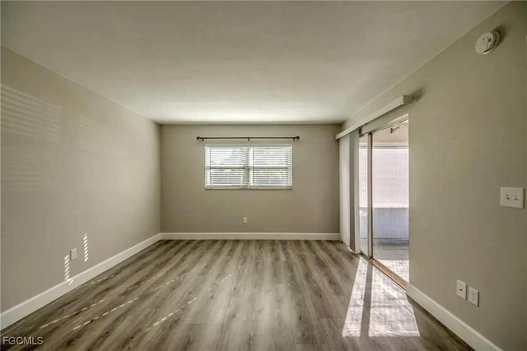 2526 SE 16th Place Cape Coral FL 33904