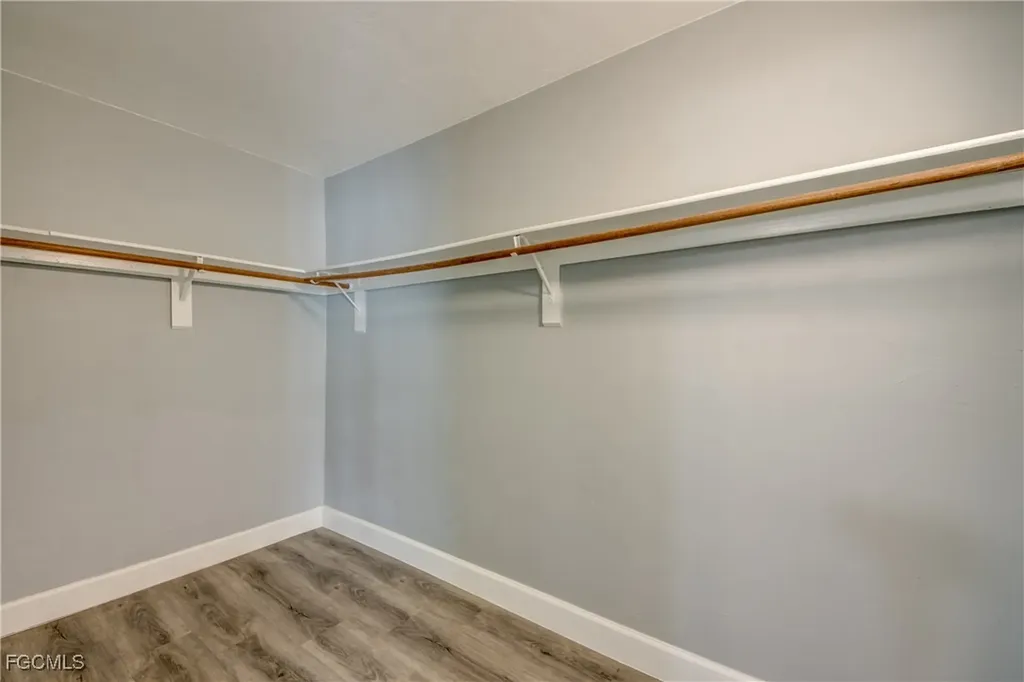 2526 SE 16th Place Cape Coral FL 33904