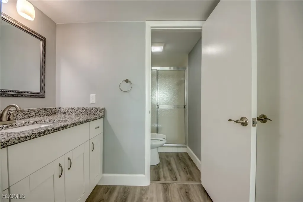 2526 SE 16th Place Cape Coral FL 33904