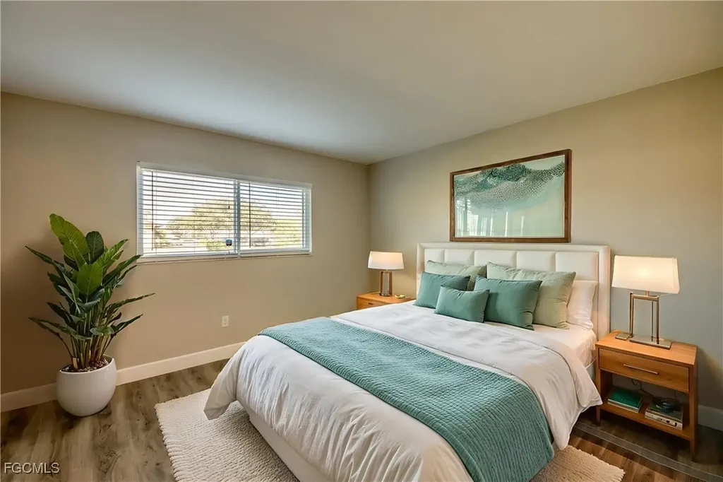 2526 SE 16th Place Cape Coral FL 33904