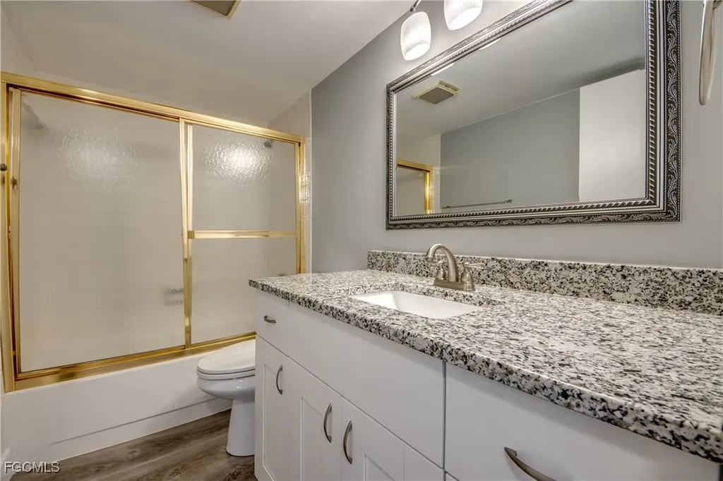 2526 SE 16th Place Cape Coral FL 33904