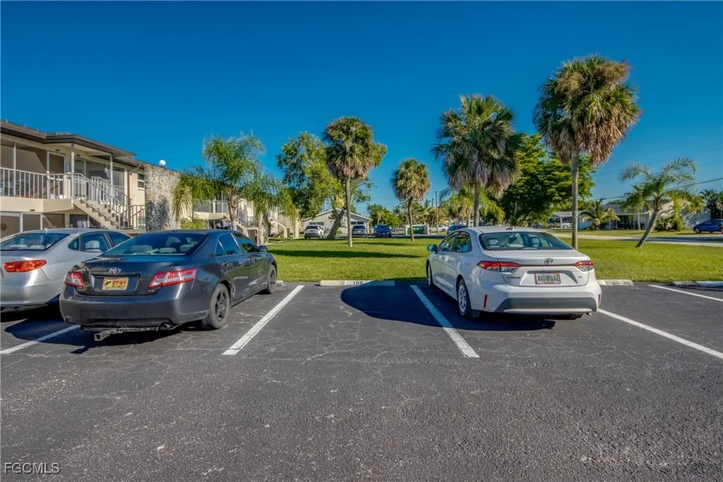 2526 SE 16th Place Cape Coral FL 33904