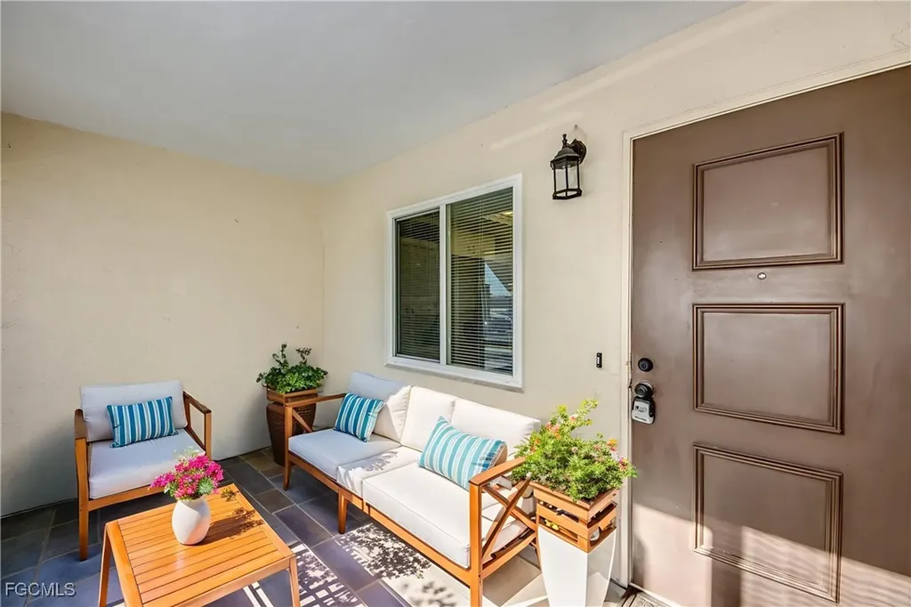 2526 SE 16th Place Cape Coral FL 33904