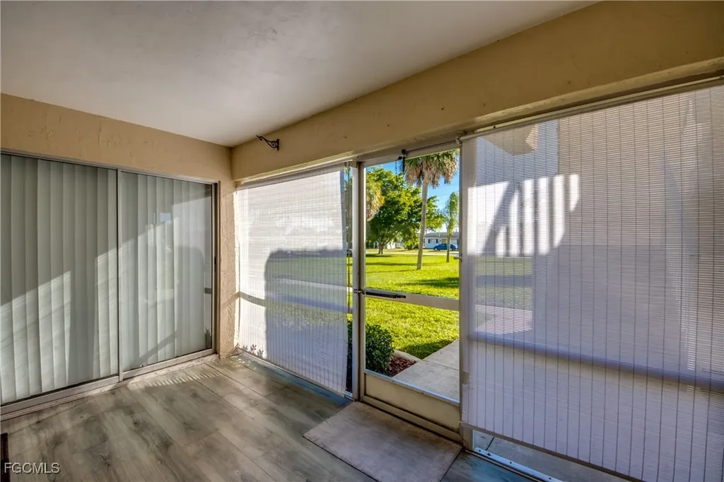 2526 SE 16th Place Cape Coral FL 33904