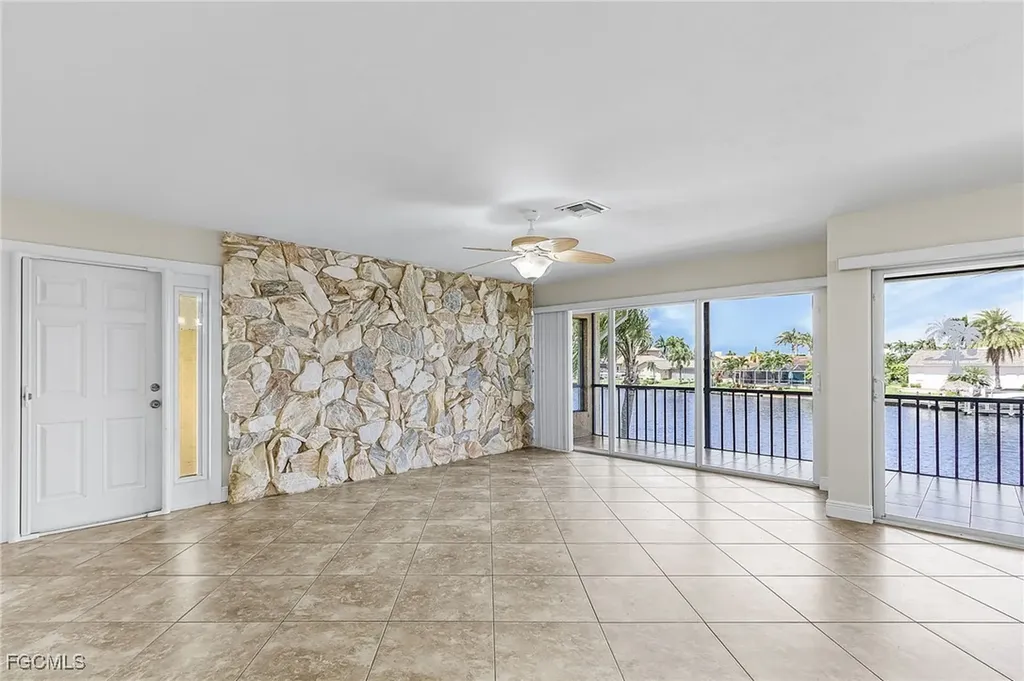 1911 SE 40th Terrace Cape Coral FL 33904