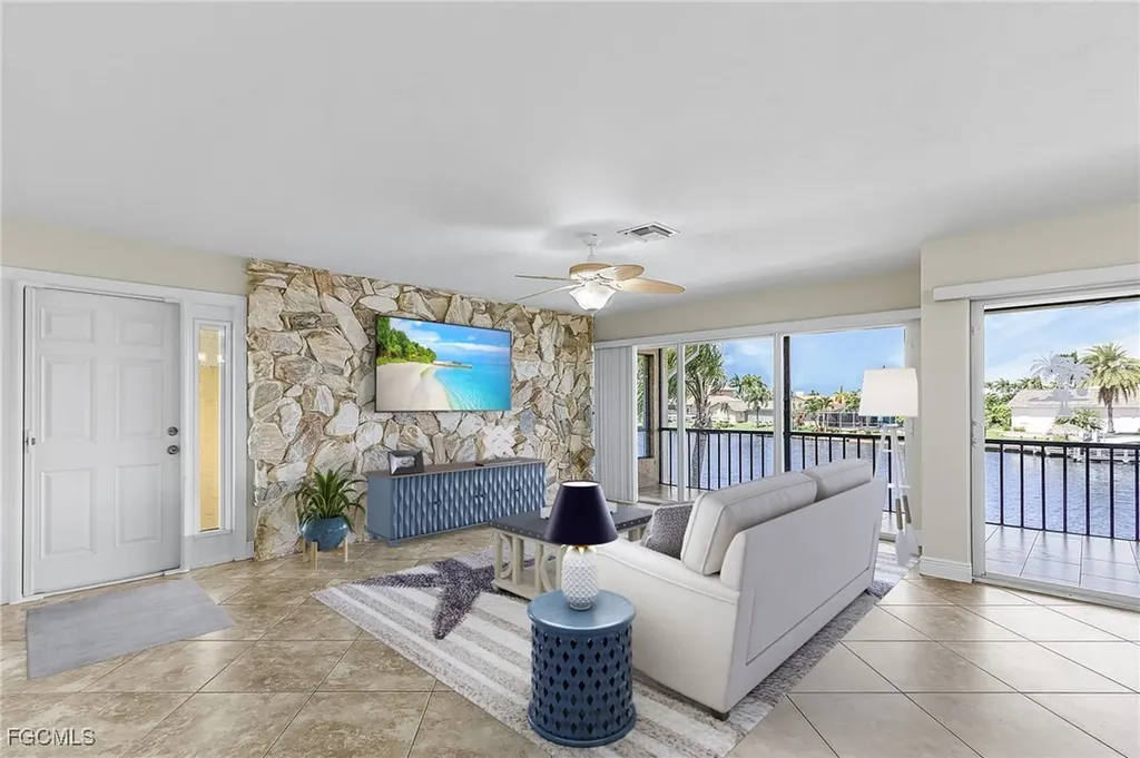 1911 SE 40th Terrace Cape Coral FL 33904