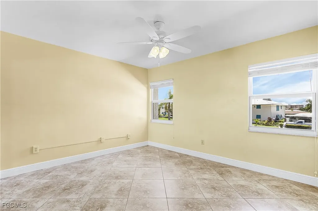 1911 SE 40th Terrace Cape Coral FL 33904
