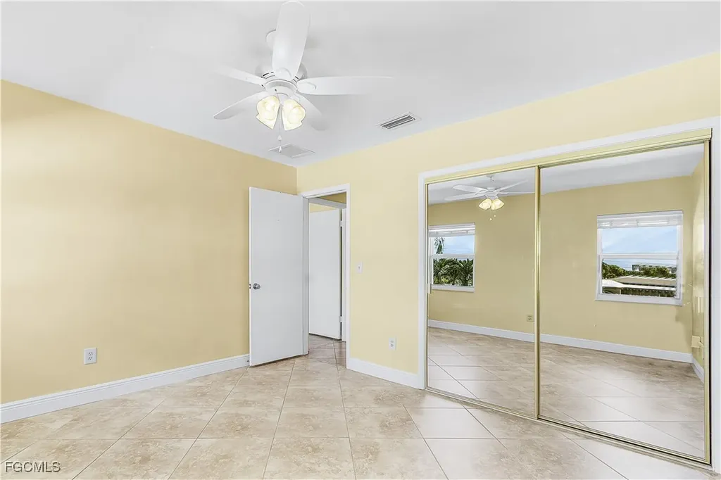 1911 SE 40th Terrace Cape Coral FL 33904