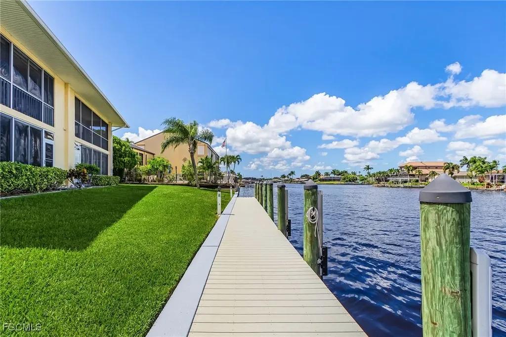 1911 SE 40th Terrace Cape Coral FL 33904