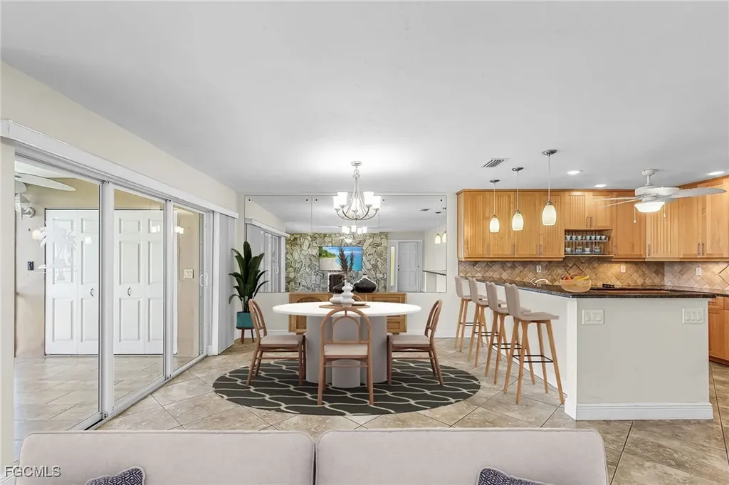 1911 SE 40th Terrace Cape Coral FL 33904