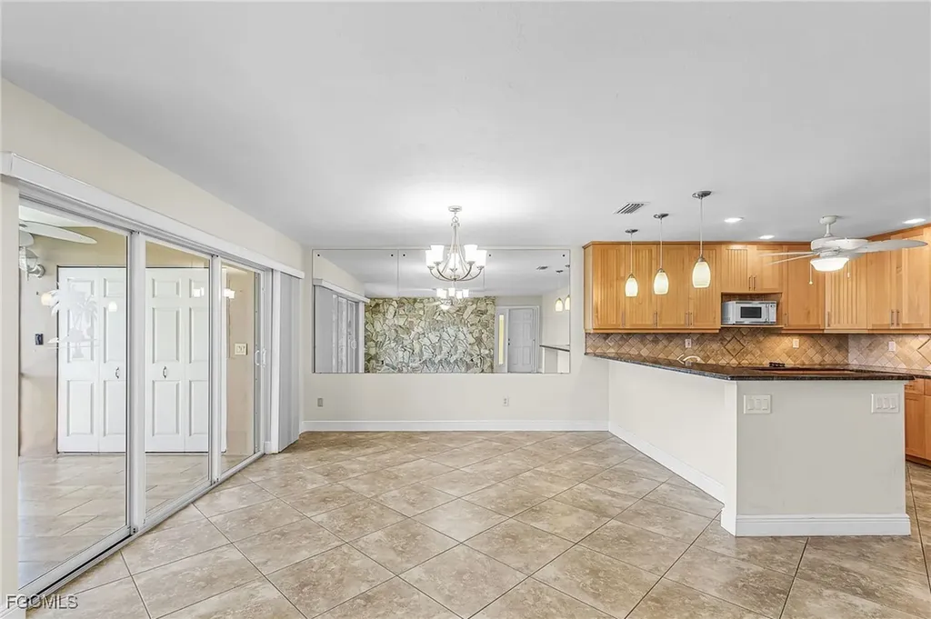 1911 SE 40th Terrace Cape Coral FL 33904