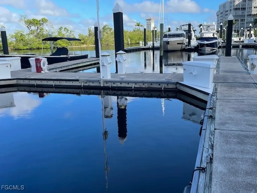 38' Boat Slip At Gulf Harbour H-17 Fort Myers FL 33908