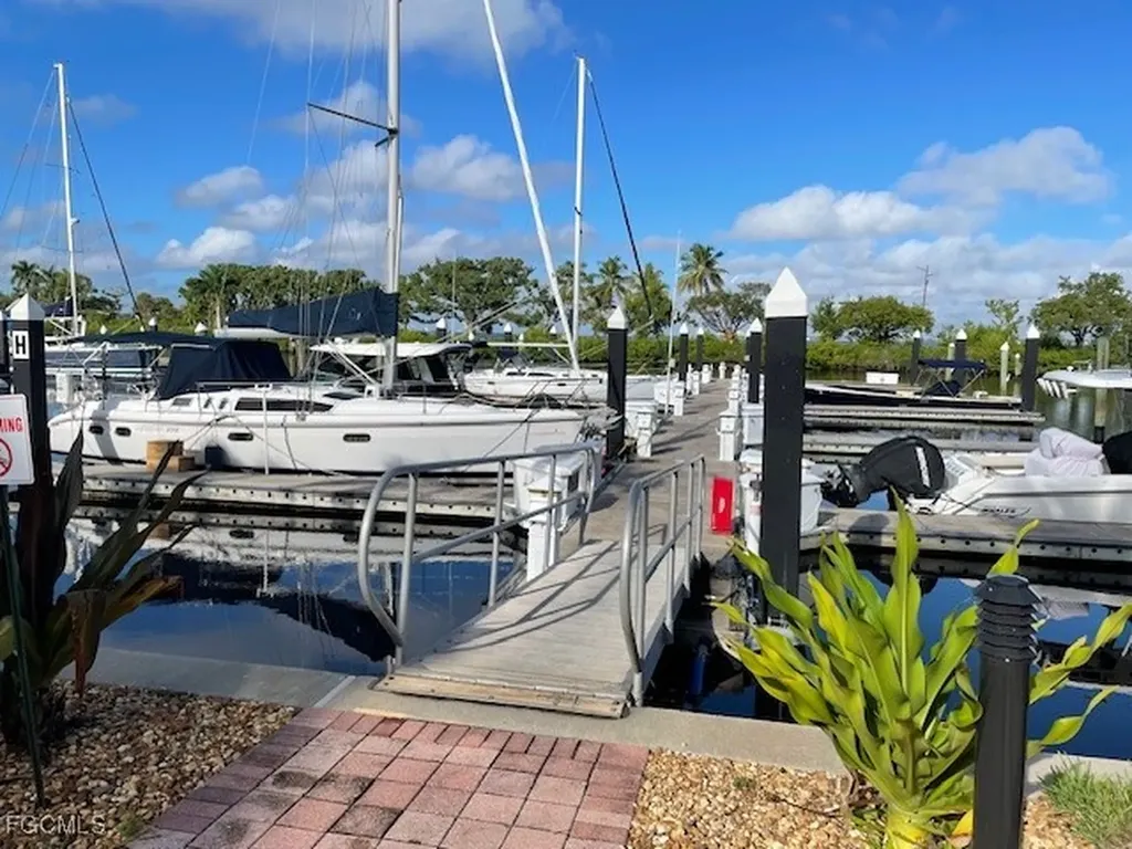 38' Boat Slip At Gulf Harbour H-17 Fort Myers FL 33908