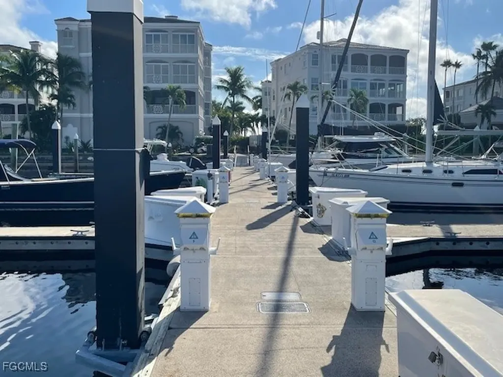 38' Boat Slip At Gulf Harbour H-17 Fort Myers FL 33908
