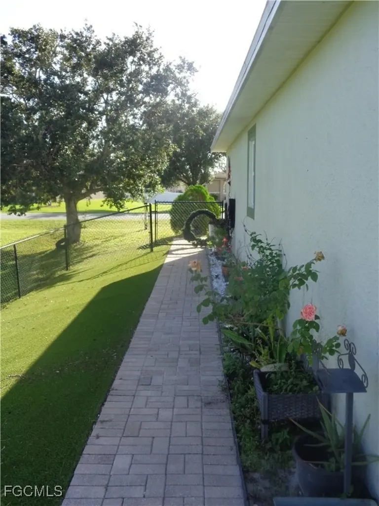 814 Rocaille Avenue Fort Myers FL 33913