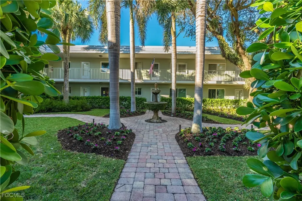 503 Broad Avenue S Naples FL 34102