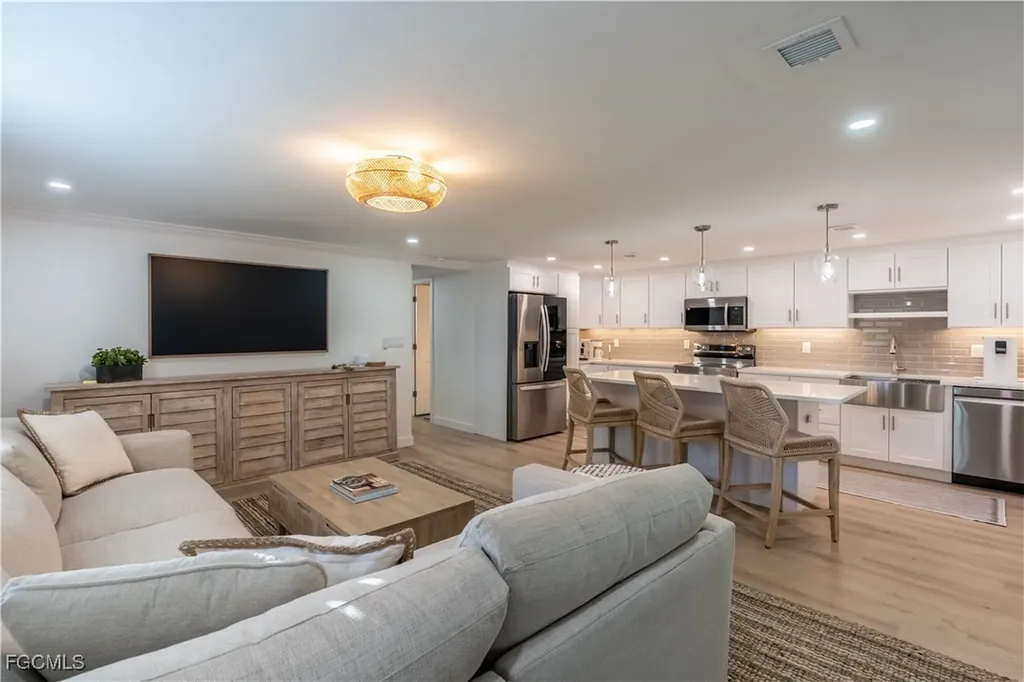 503 Broad Avenue S Naples FL 34102