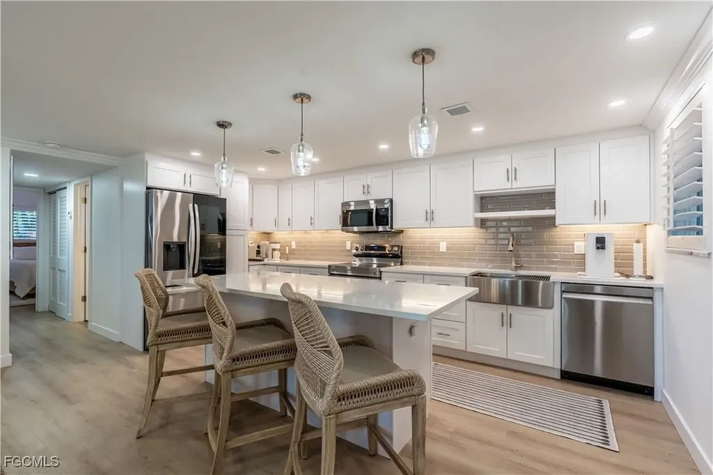 503 Broad Avenue S Naples FL 34102