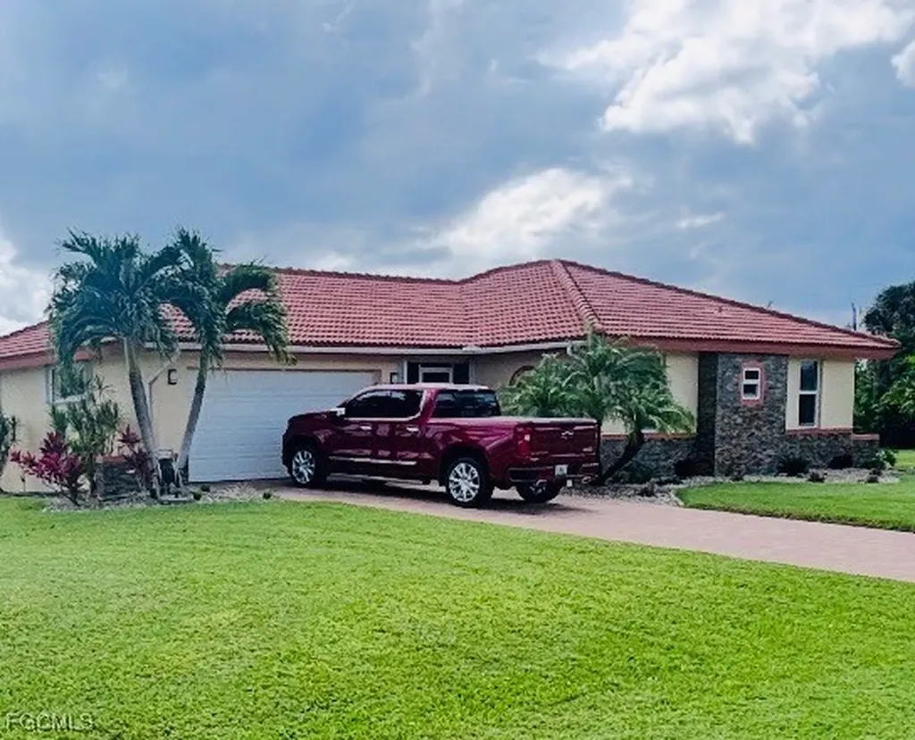 136 SE 45th Terrace Cape Coral FL 33904